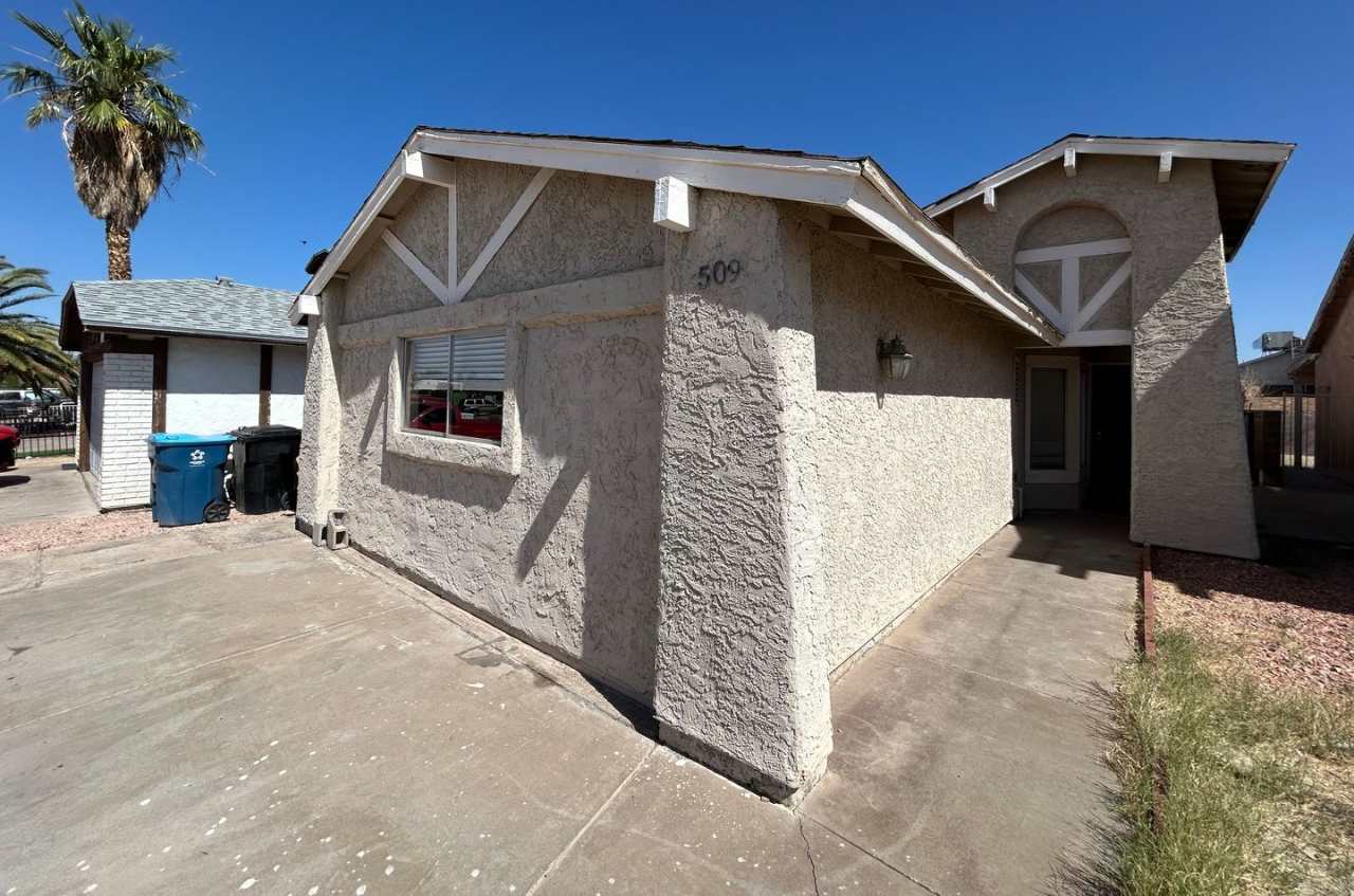 Beautiful single story- 3Bed/2Bath home located in Henderson