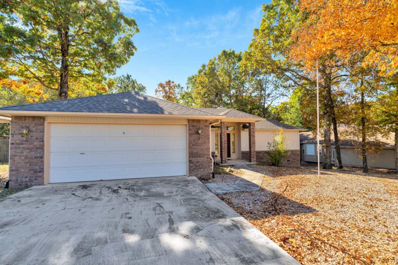 Beautiful 3-bedroom 2 bath Home in Bella Vista!