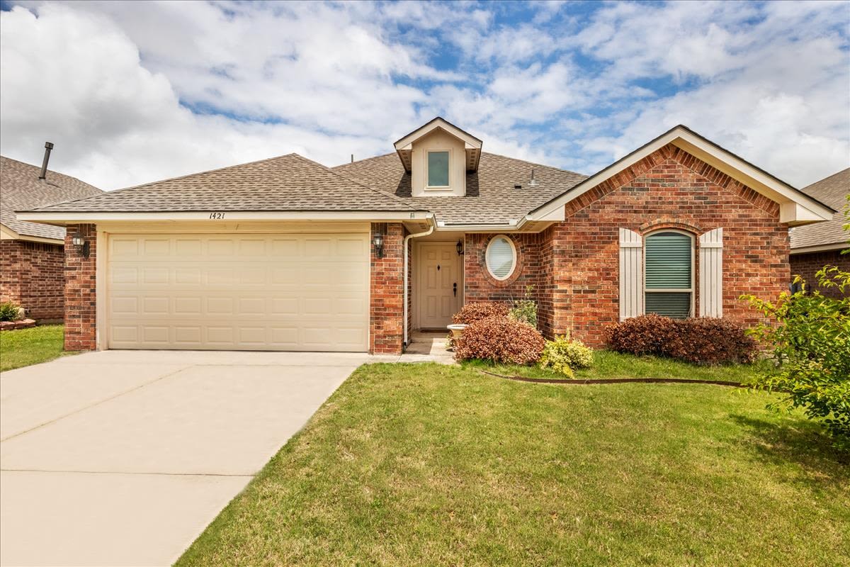 1421 Baycharter Street