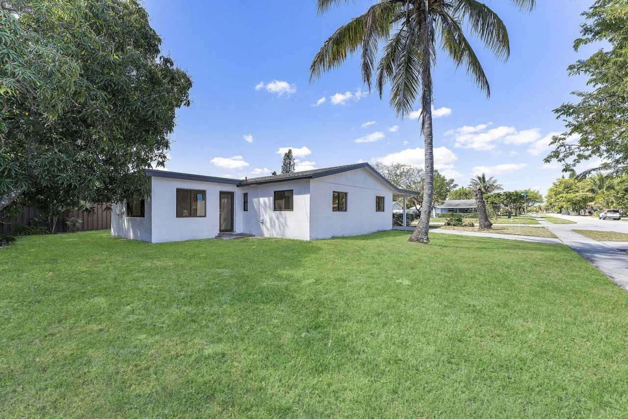 714 NW 1ST WAY DEERFIELD BEACH, FL 33441