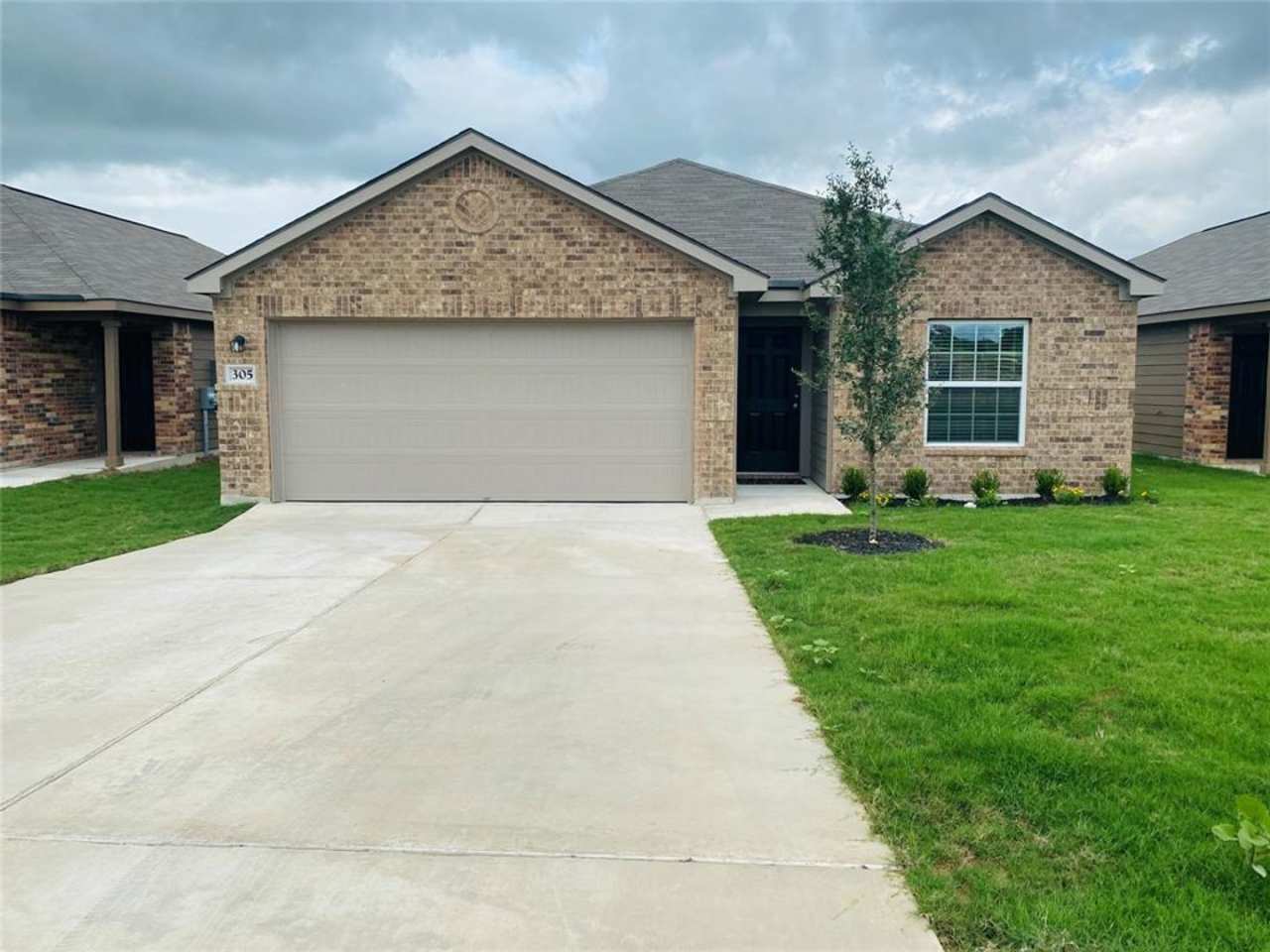 Great one story home available in the Stonebridge Crossing subdivision!