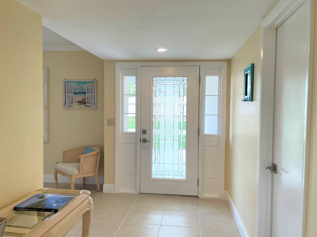 Seasonal Short-Term 2-Bedroom 2-Bath Single Family Home located in Venice Gardens!