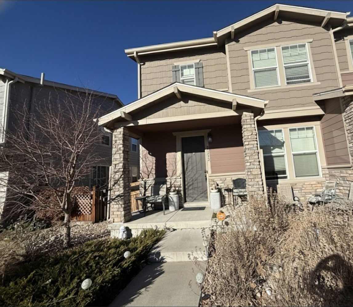 Charming 3BR Townhome in Aurora