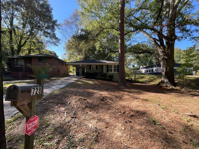 728 Gary Road Northwest