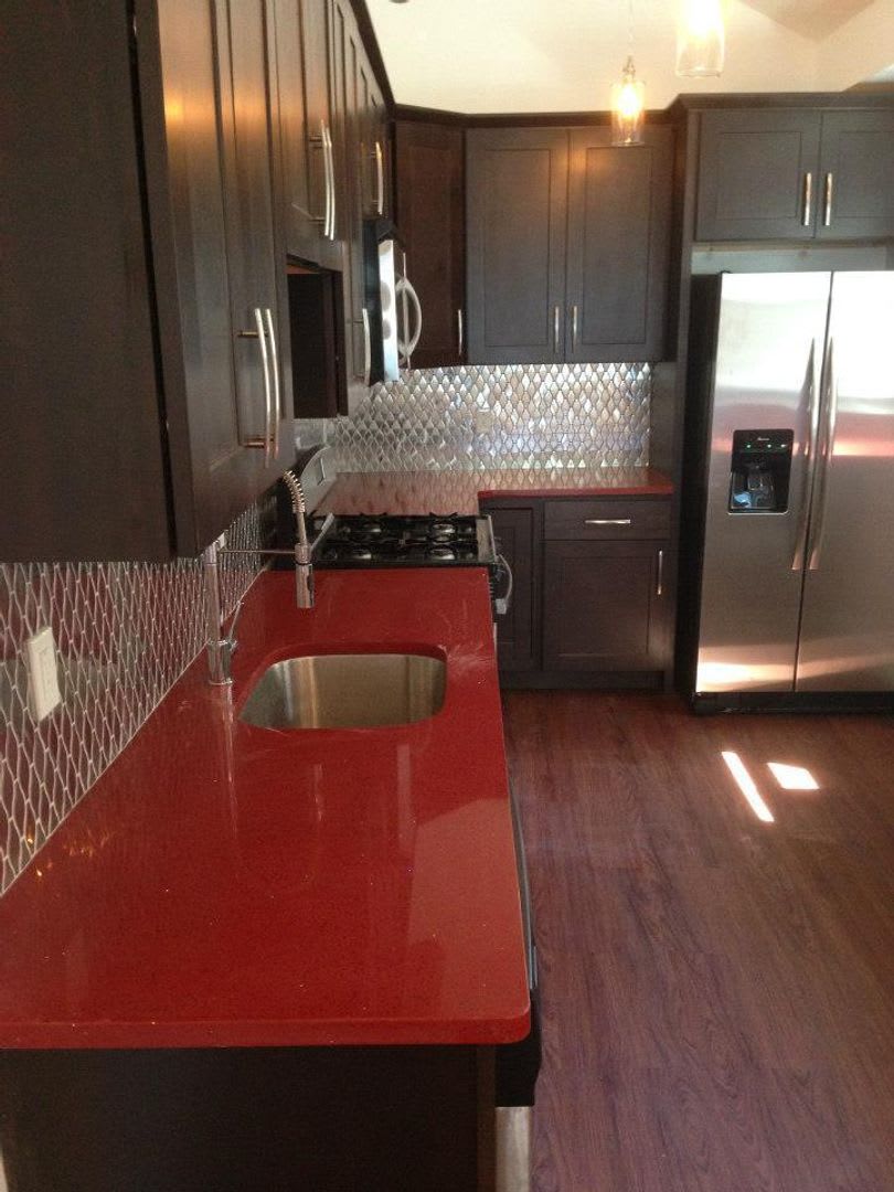 Platinum Quality Renovation in South Side Flats. Open Layout, Designer Kitchen, Huge Bathrooms. A/C!