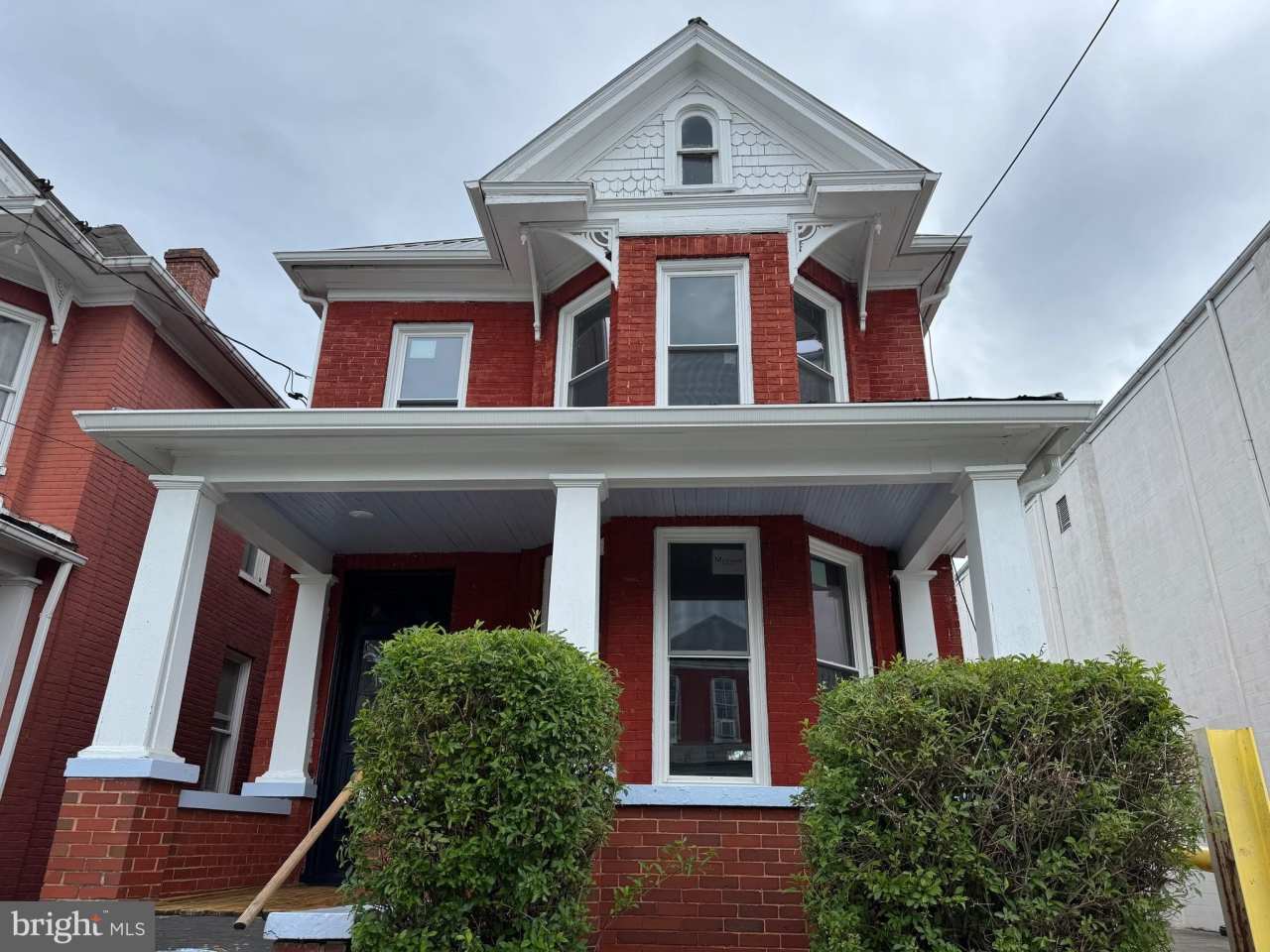 212 W JOHN STREET