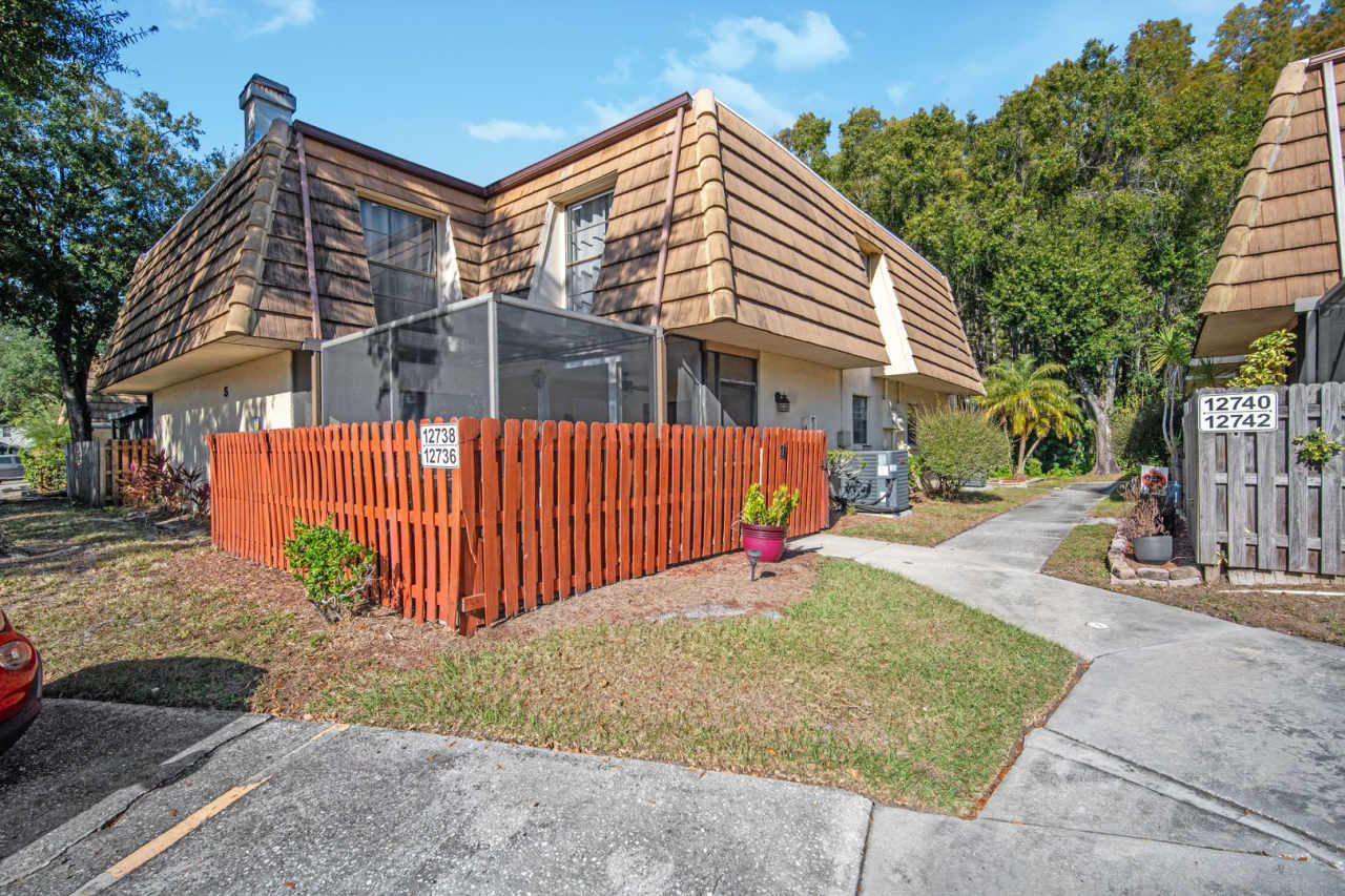 Large 3BR/2.5BA Townhouse