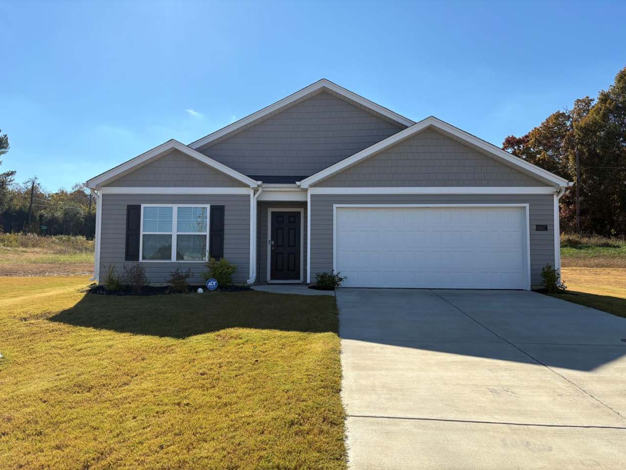 4 Bedroom, 2 Bathroom House in Trinity!