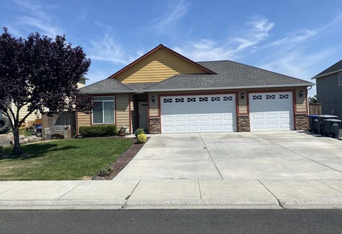 525 South Glenmoor Drive