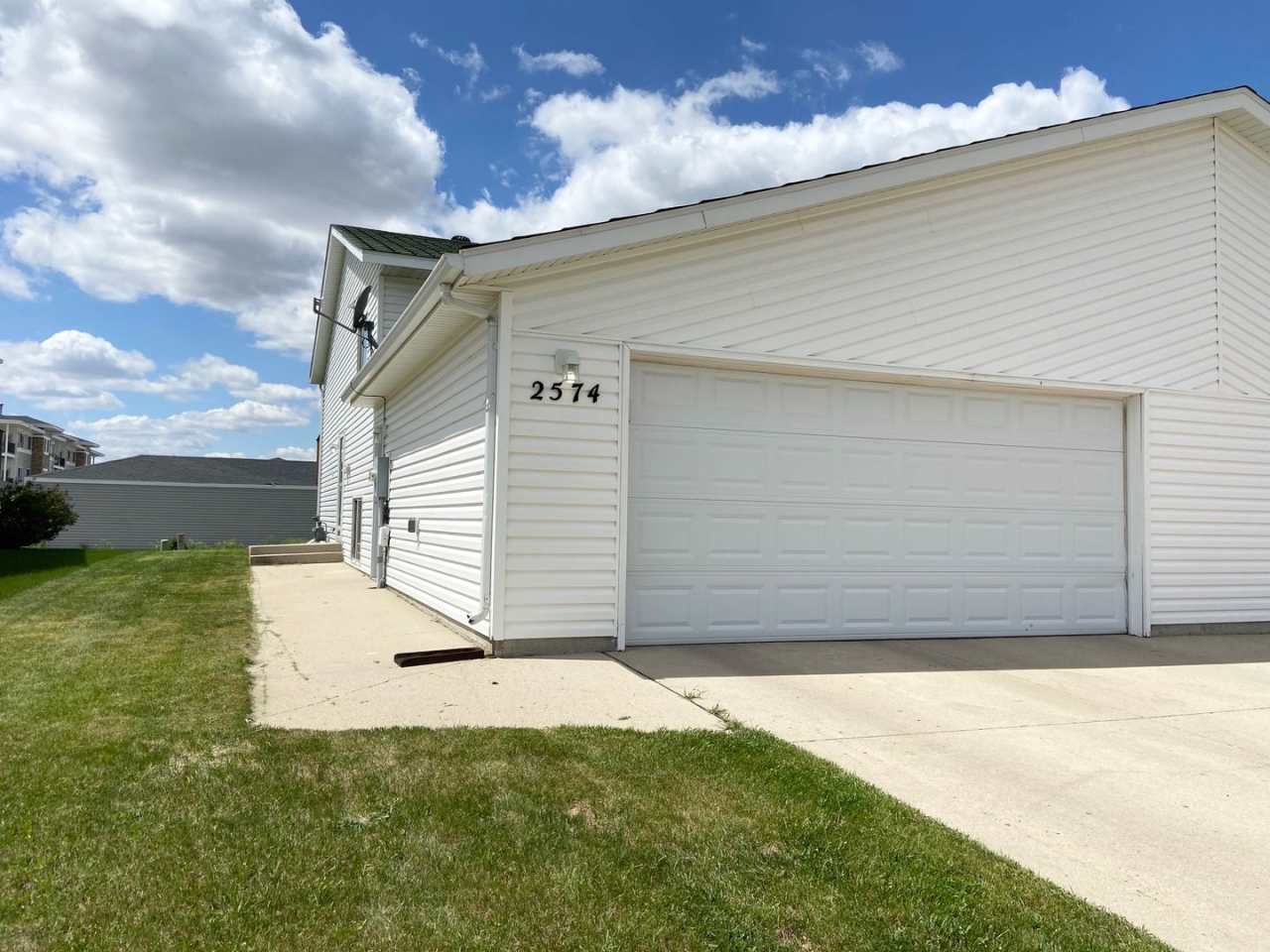 3 Bed 2 Bath Twin-Home