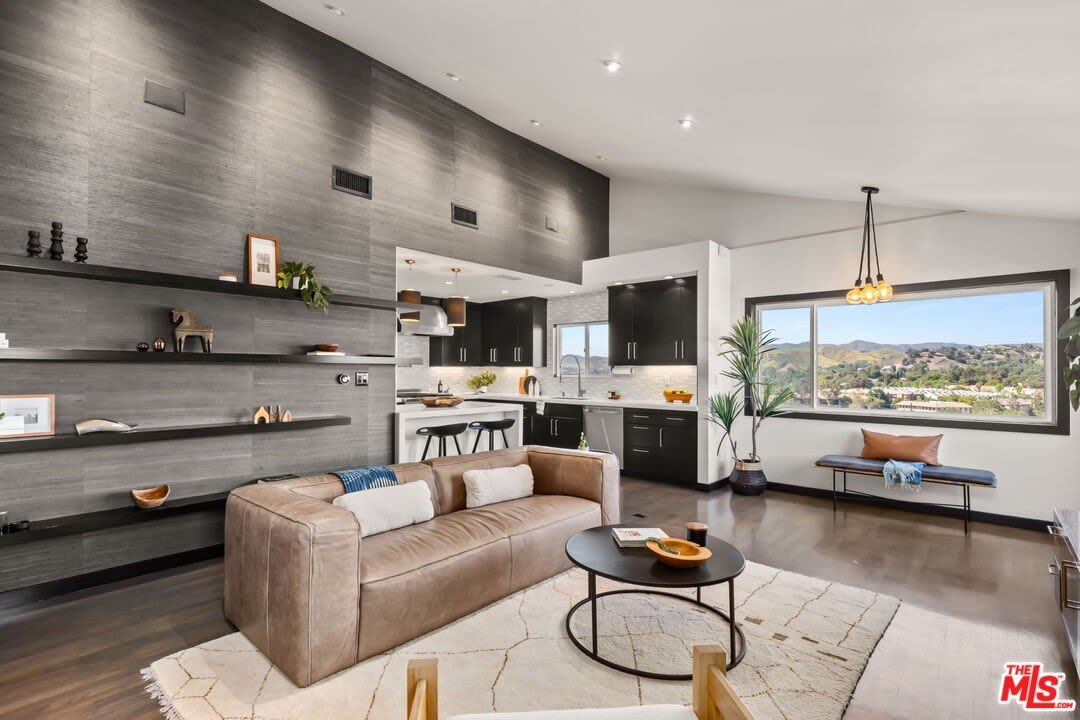 28207 Laura La Plante Dr