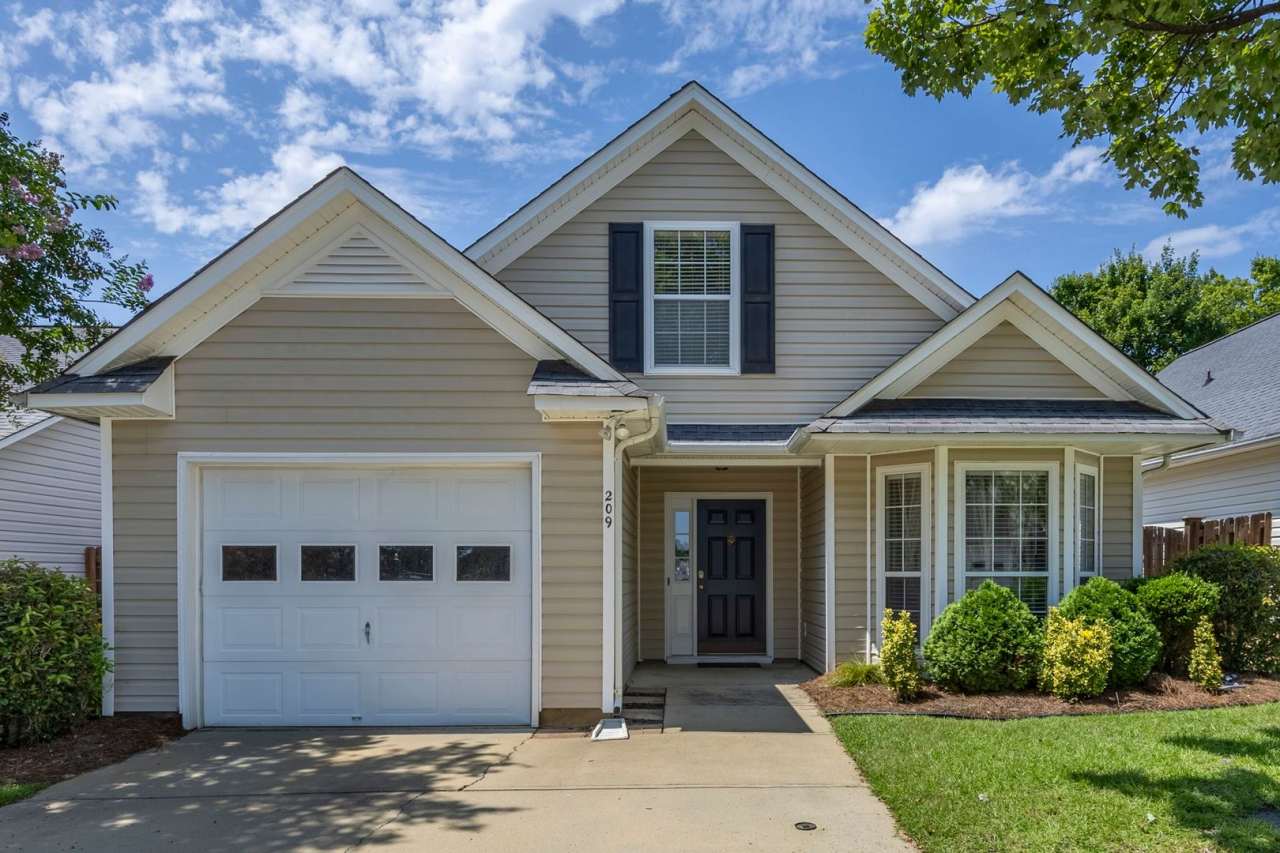 BEAUTIFUL GARDEN HOME IN IRMO'S IVY GREEN