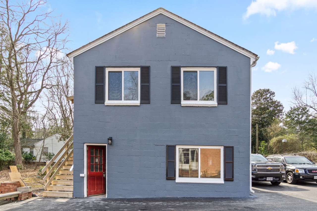 Rare 1 Bedroom Apartment in Williamsburg, VA | Pet-Friendly Rental