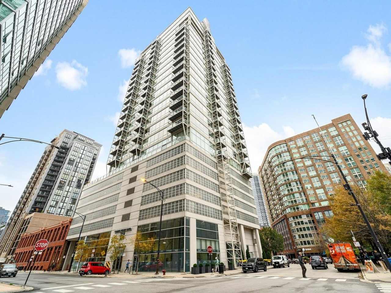 653 N Kingsbury Street