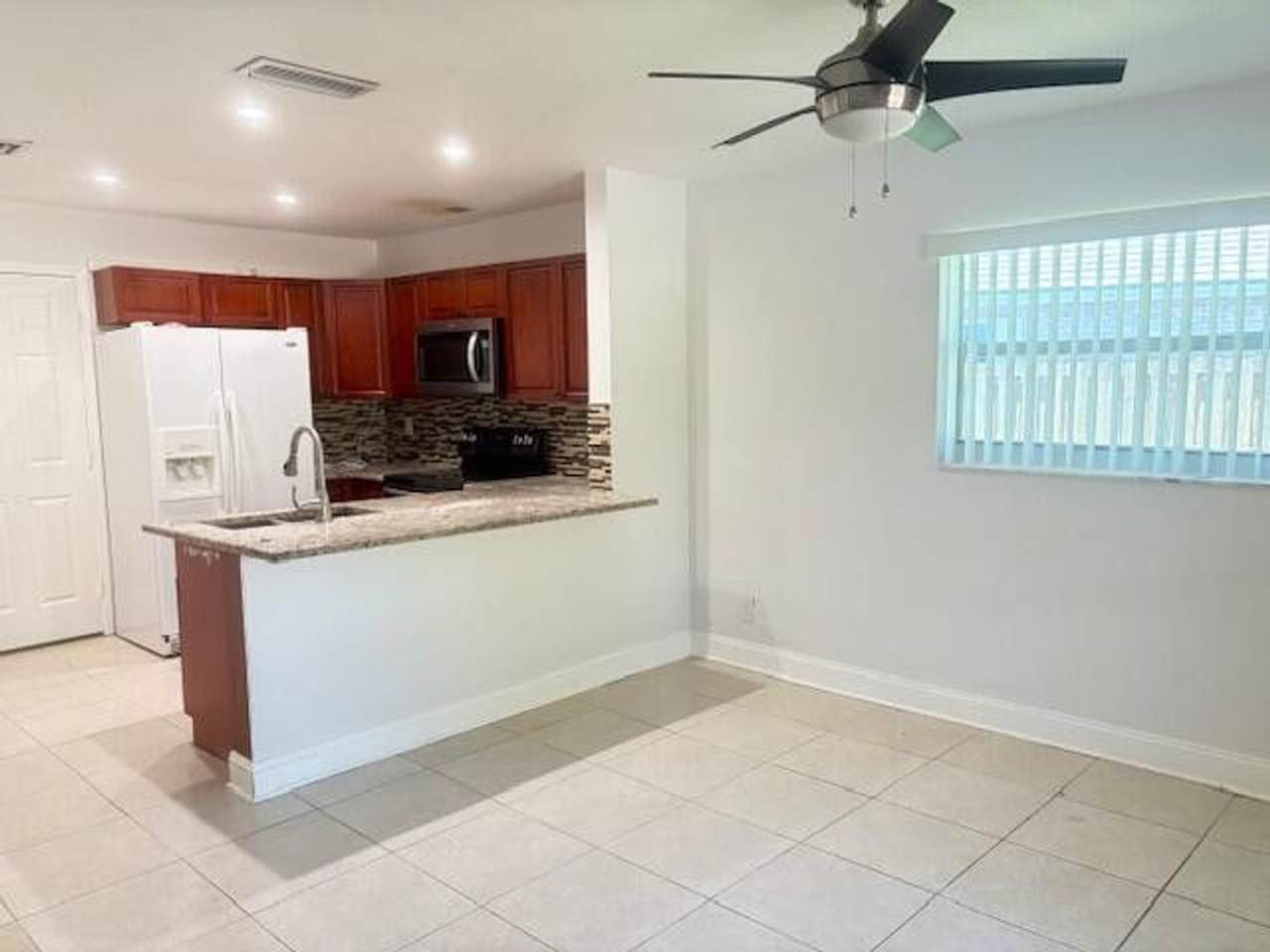 2301 114th Avenue NW 1, Coral Springs, FL 33065