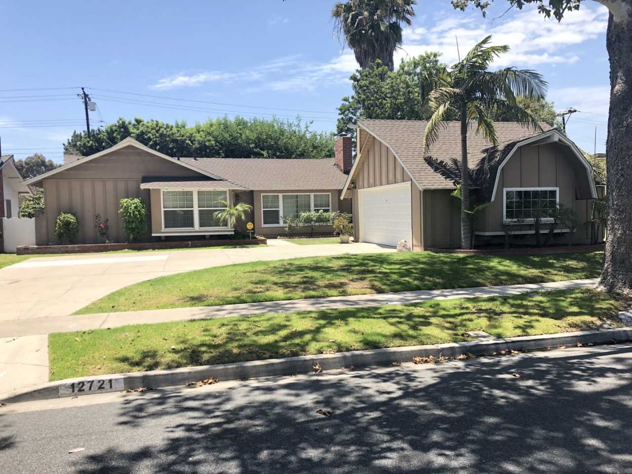 Rossmoor Home! Los Al Schools! Ready to Move In! 3 Bed 2 Bath!