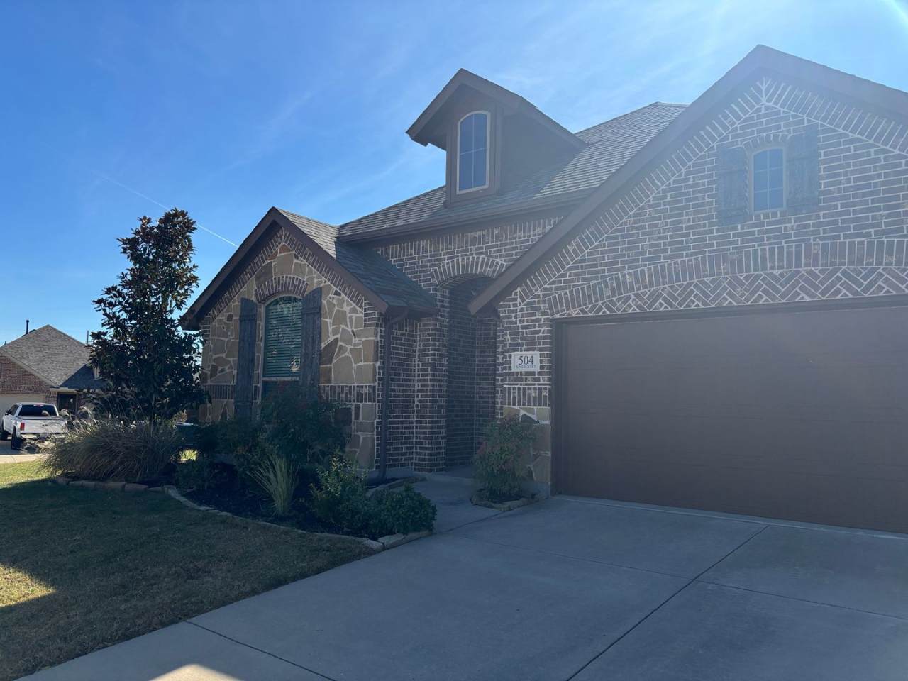 Beautiful 3/2/2 Minutes from Sherman's Town Center!