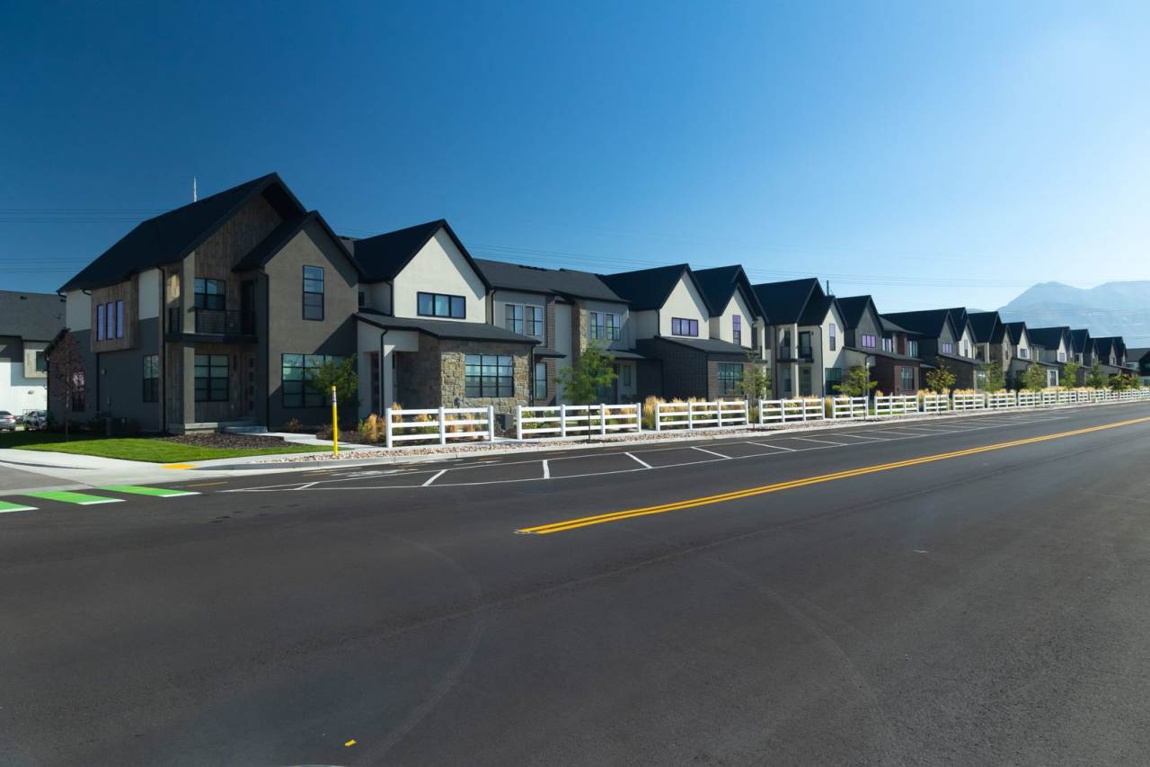 GET A MONTH OF RENT FOR FREE!!!