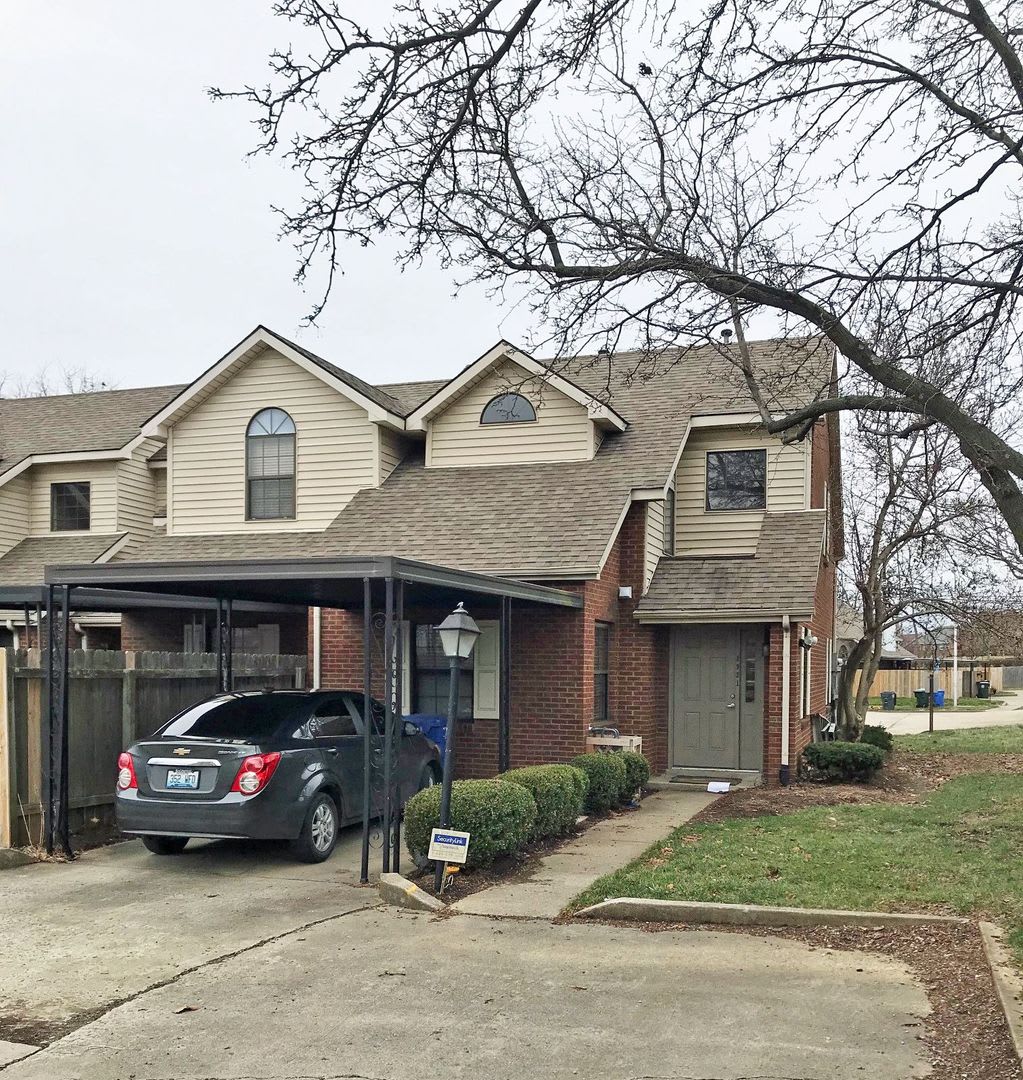 BEAUTIFUL FULLY RENOVATED Townhouse, 2 BR, 2 Bath, Carport  Deck; Pets Ok!