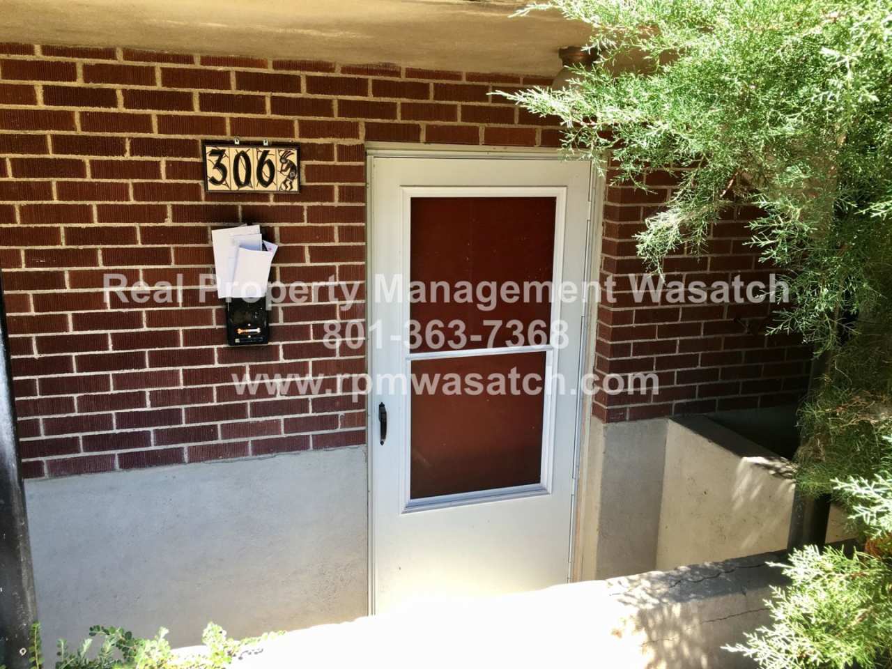 Check out This 2 Bedroom 1 Bathroom Salt Lake City Duplex