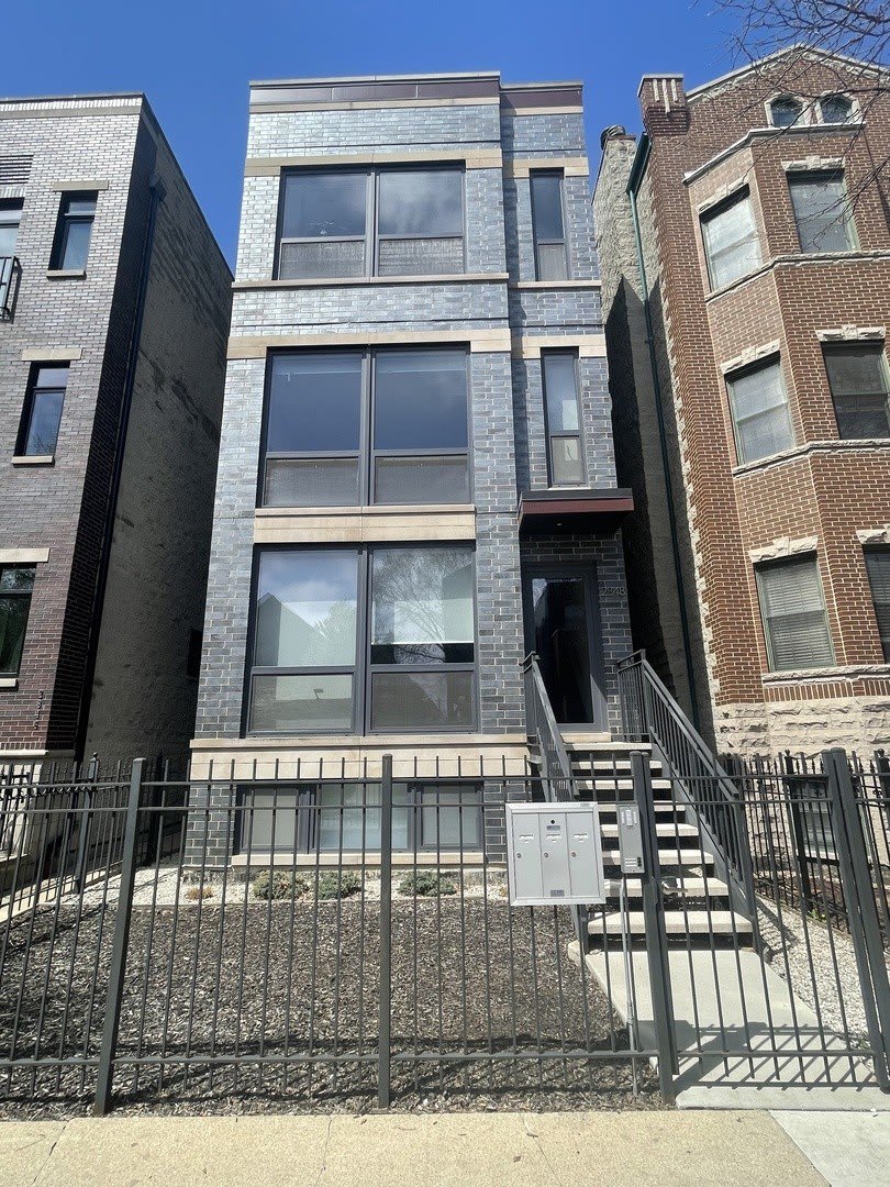 2848 N DAMEN Avenue unit: 1