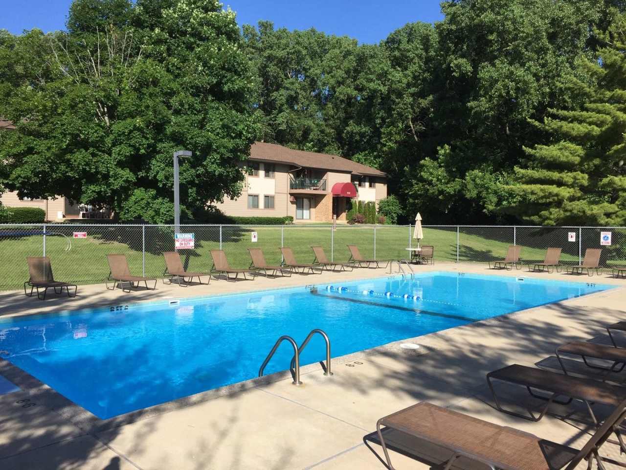 Spacious 2 bed 1 bathroom Condominium