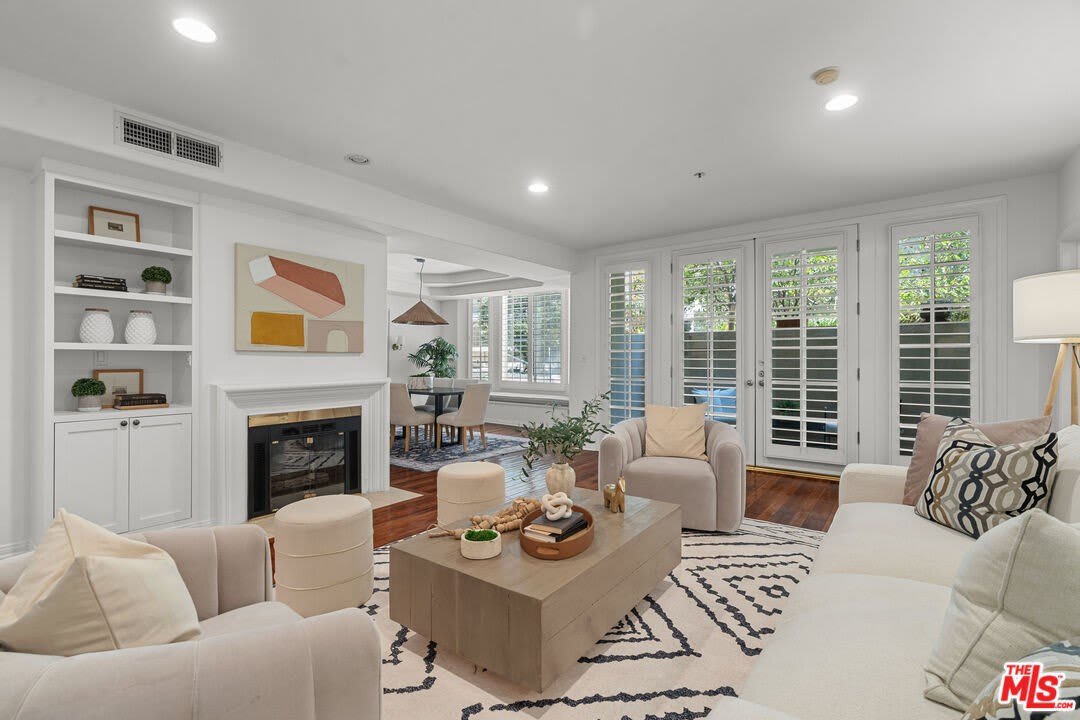 575 S Barrington Ave