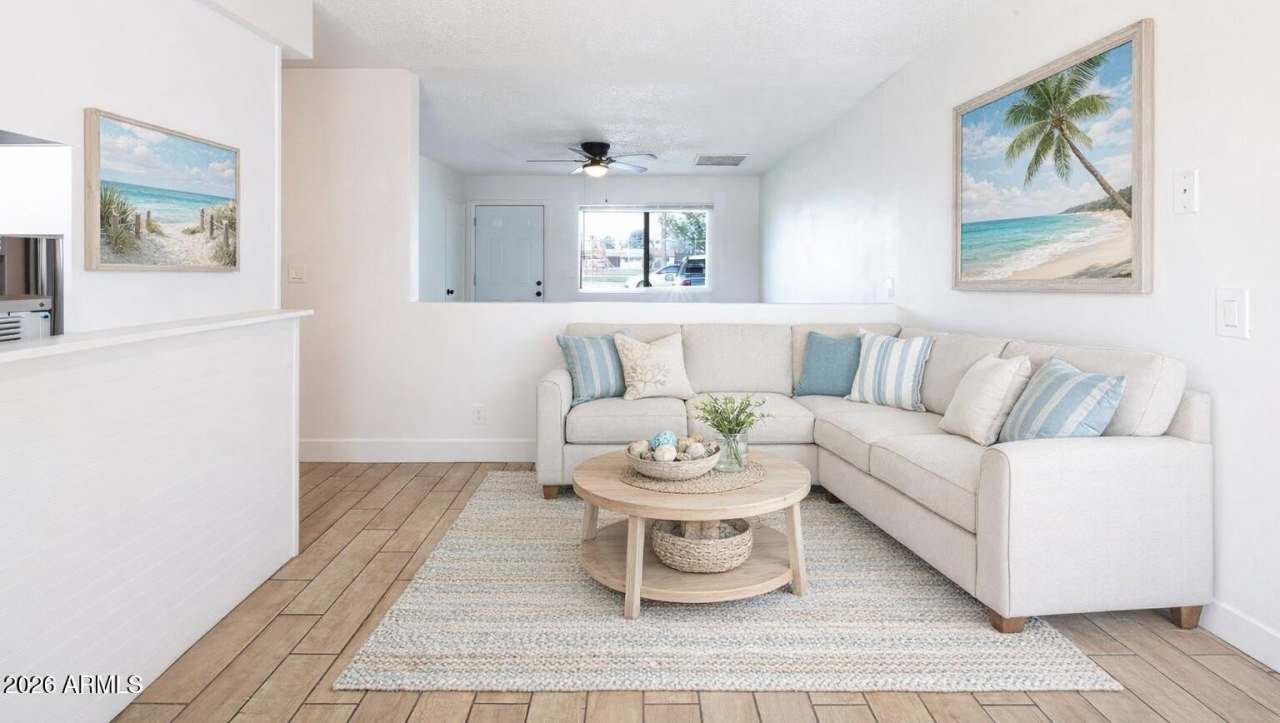 157 W Juniper Street