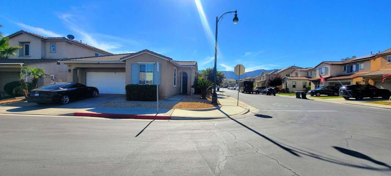 Gorgeous Single Story Home in Gated Community - Pool