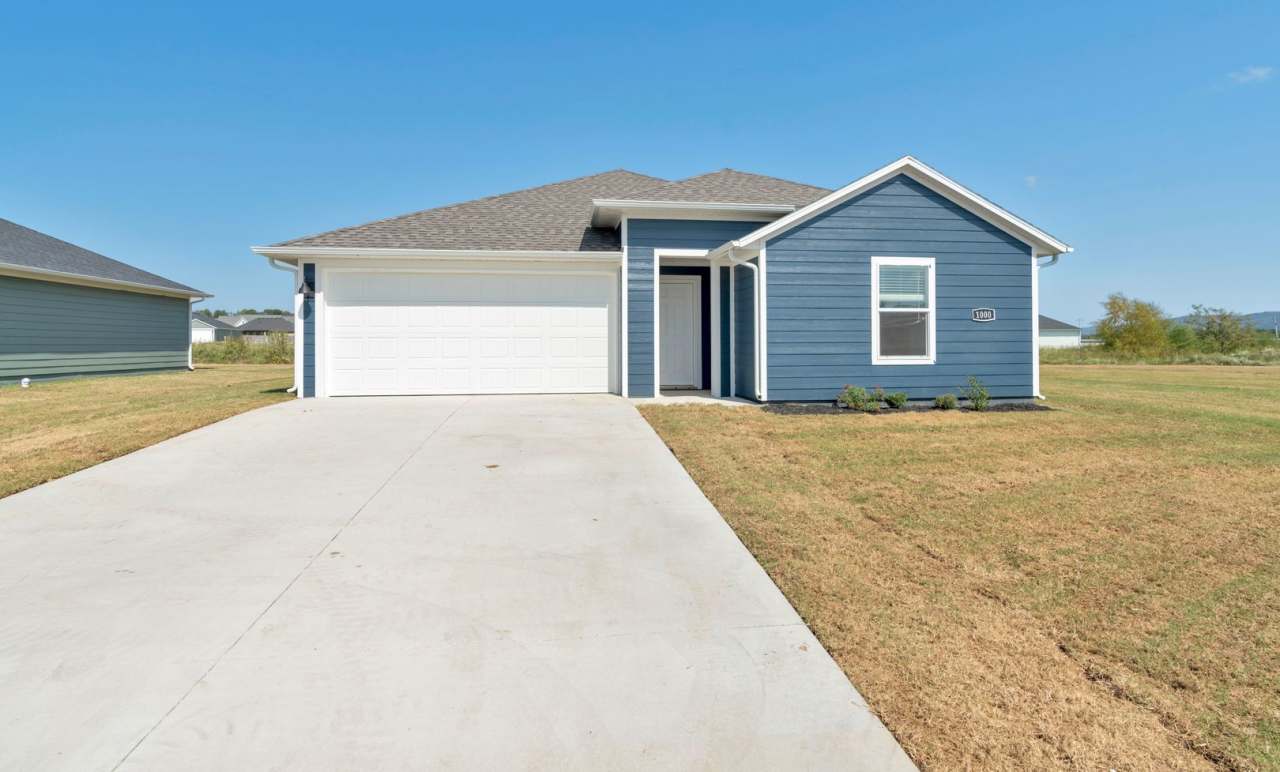 Brand-New 4 Bedroom Home in Prairie Grove! Move-in Ready!