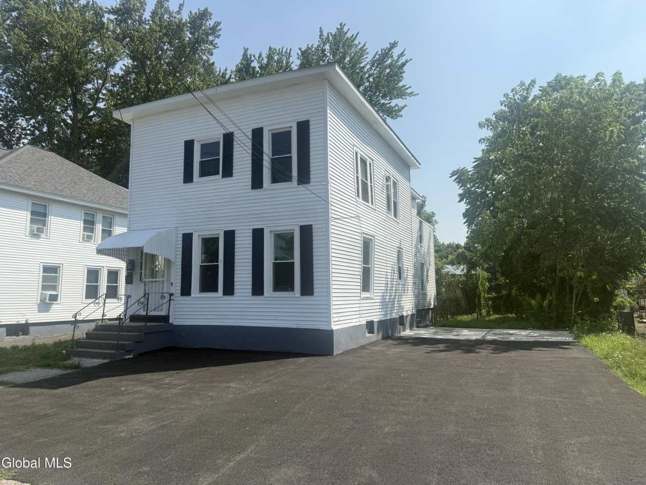 11 Clifford Road unit: Floor 1