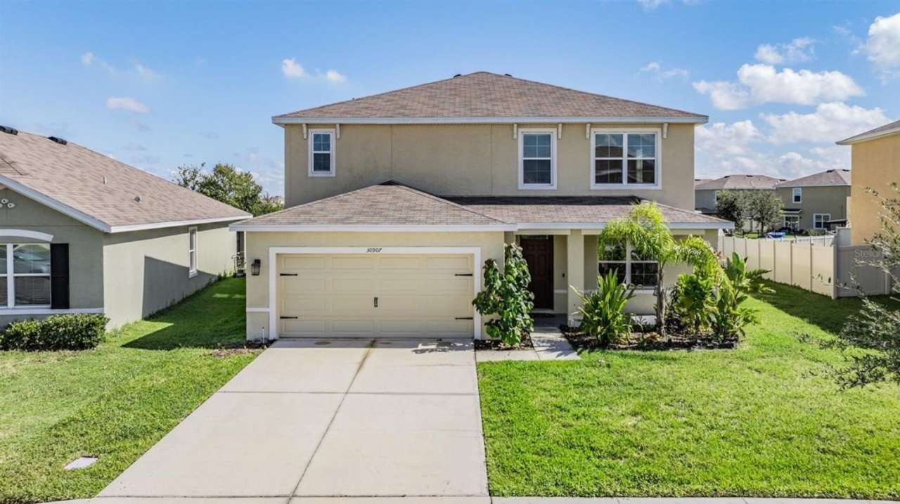 Stunning 5BR House in Wesley Chapel Lagoon Community