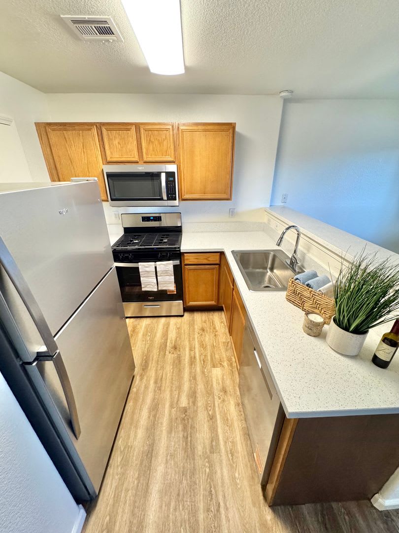 Beautiful 3 bedroom, 21/2 bath Townhome with a 2 car garage in Sparks