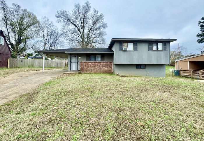 735 Ledbetter Avenue