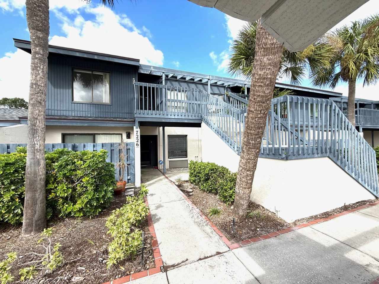 LOW MOVE-IN COST! Newly Listed 2-Bed/2-Bath Condo for Rent in Sarasota, FL!! Avail. Now!