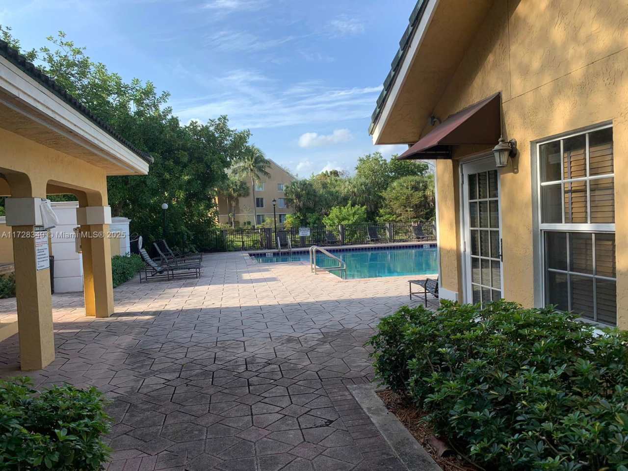 4346 Northwest 9th Avenue