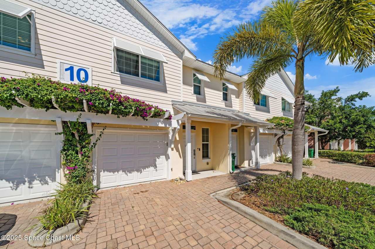 2720 Cutlass Point Lane unit: 104