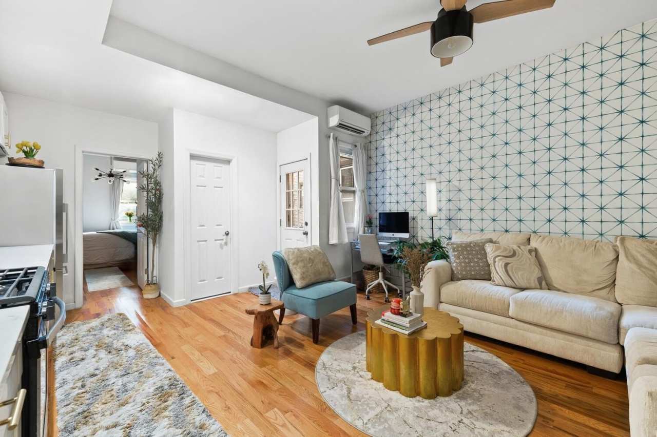 1302 HERKIMER Street