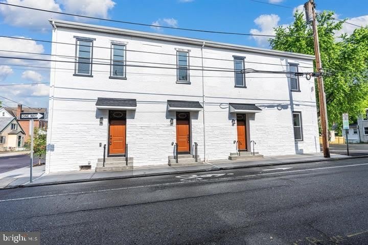 151 N YORK Street unit: C