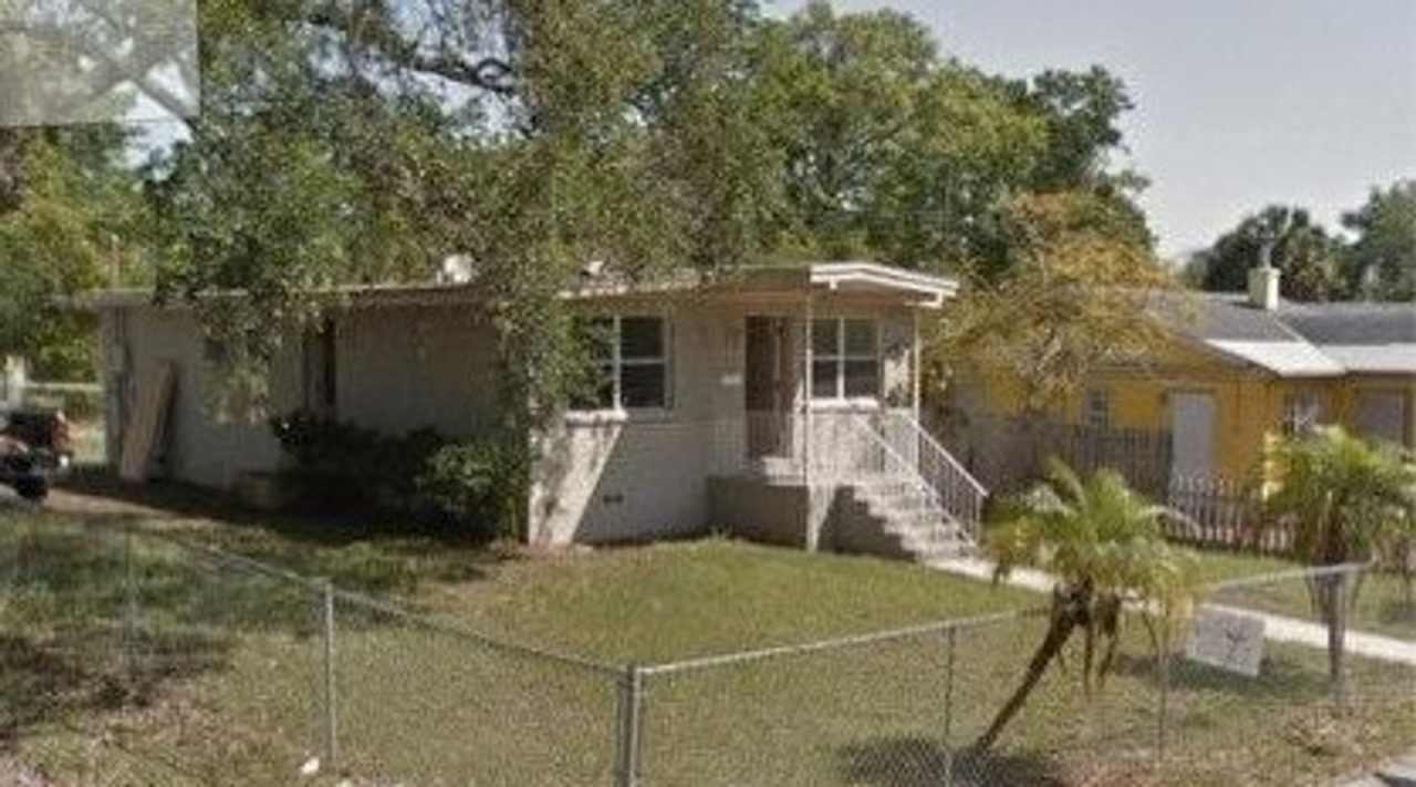 3 Bedroom 1.5 Bathroom Home For Rent -Corner lot / Fenced