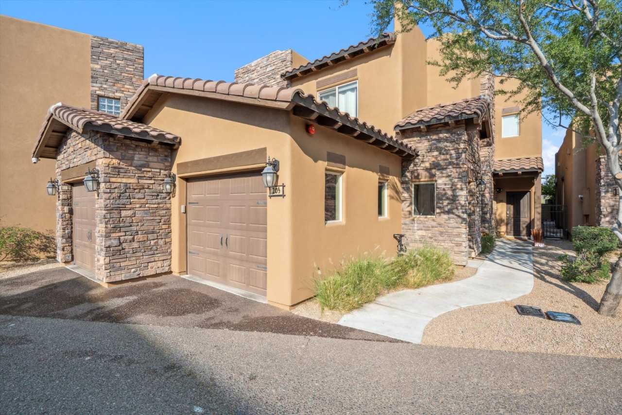 3 bedroom 2 Bathroom Rancho Verde Del Rio Townhome