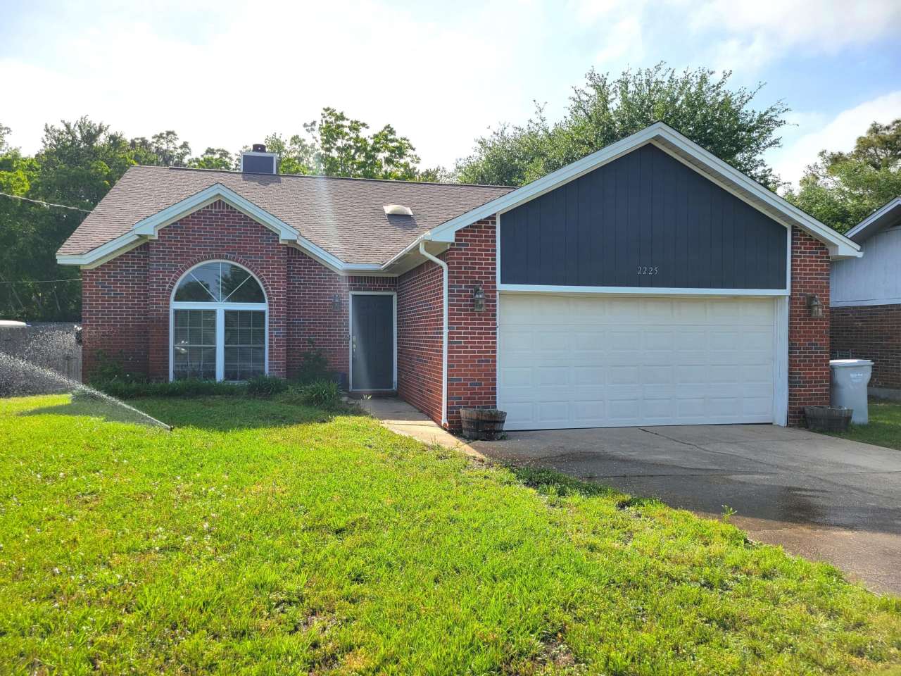 2225 Prytania Circle