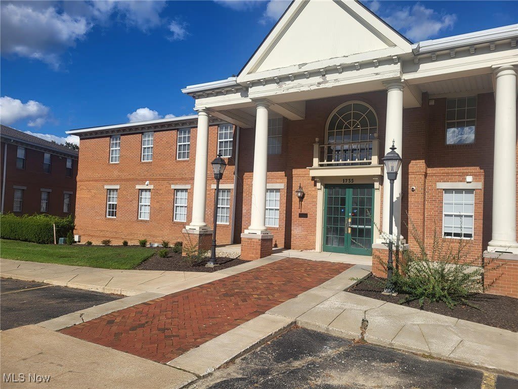 1765 Merriman Road unit: 100