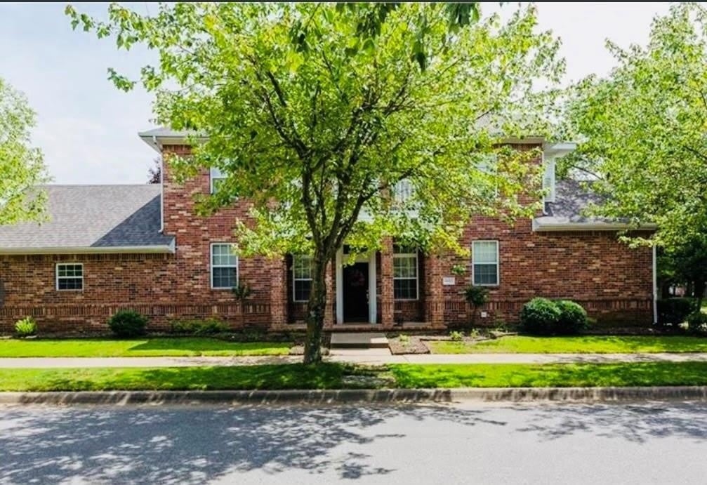 523 Founders Park  DR