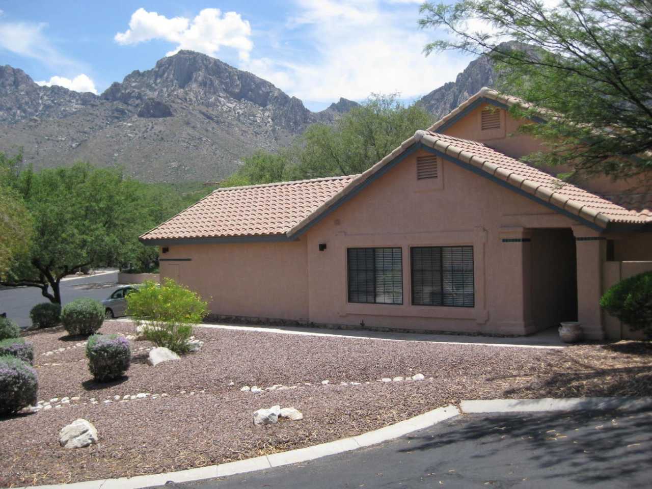 Bright  Peaceful Living in Oro Valley’s Gated Stoney Canyon
