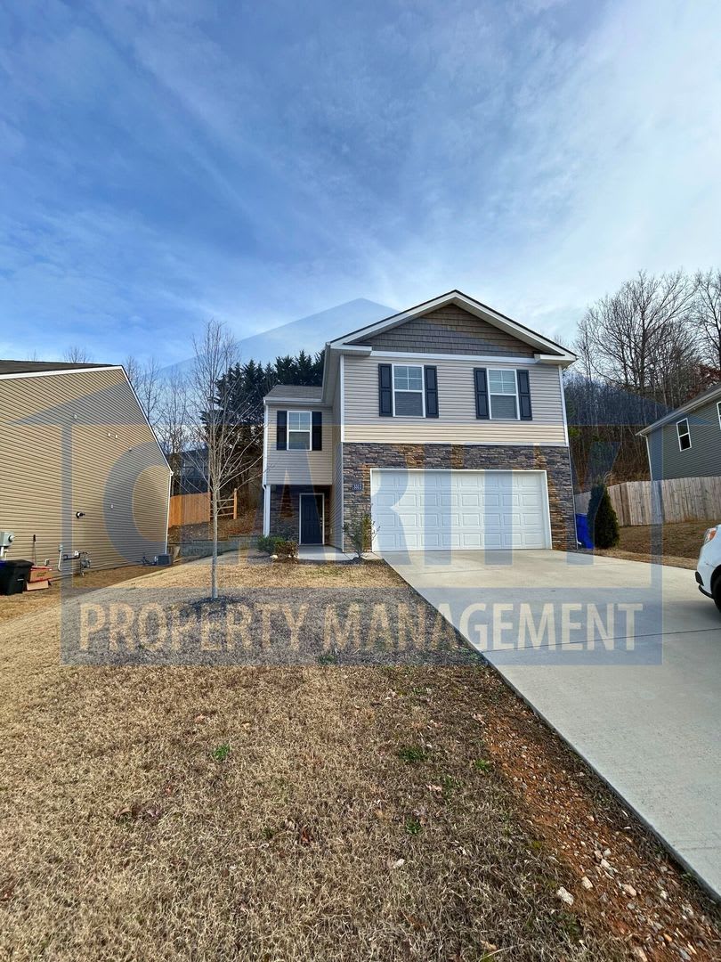 Beautiful 4 bedroom home in brand new North Cleveland neighborhood!