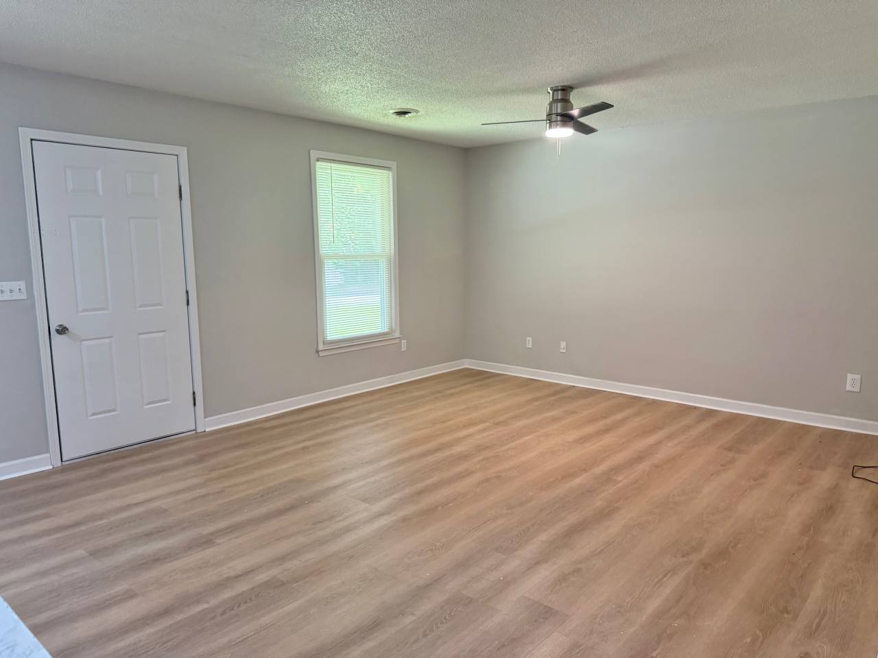 1209-B Furches Avenue