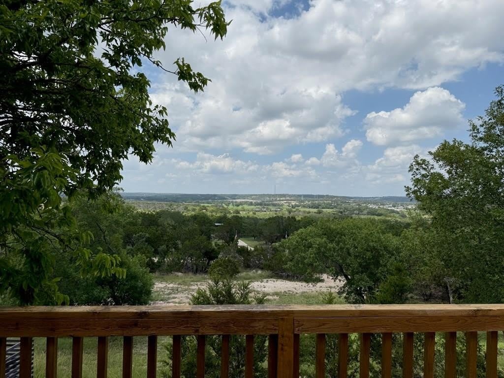 825 Royal Oaks Loop