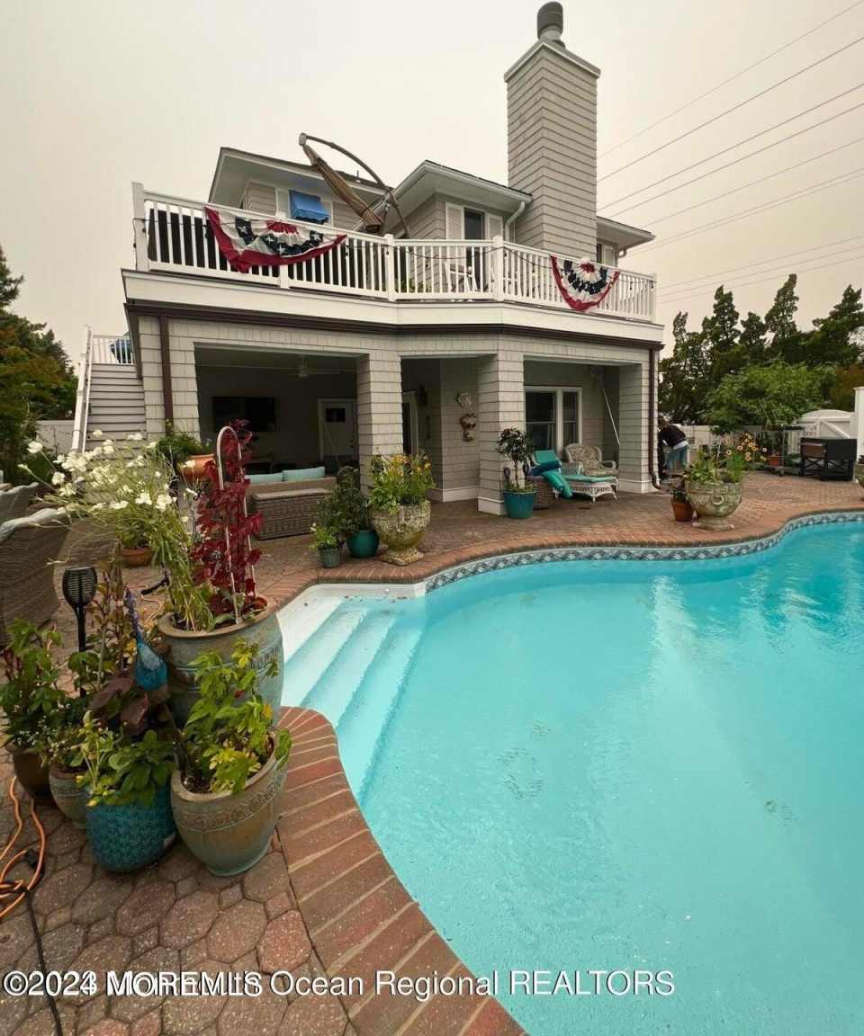 106 Mathis Place unit: Po243