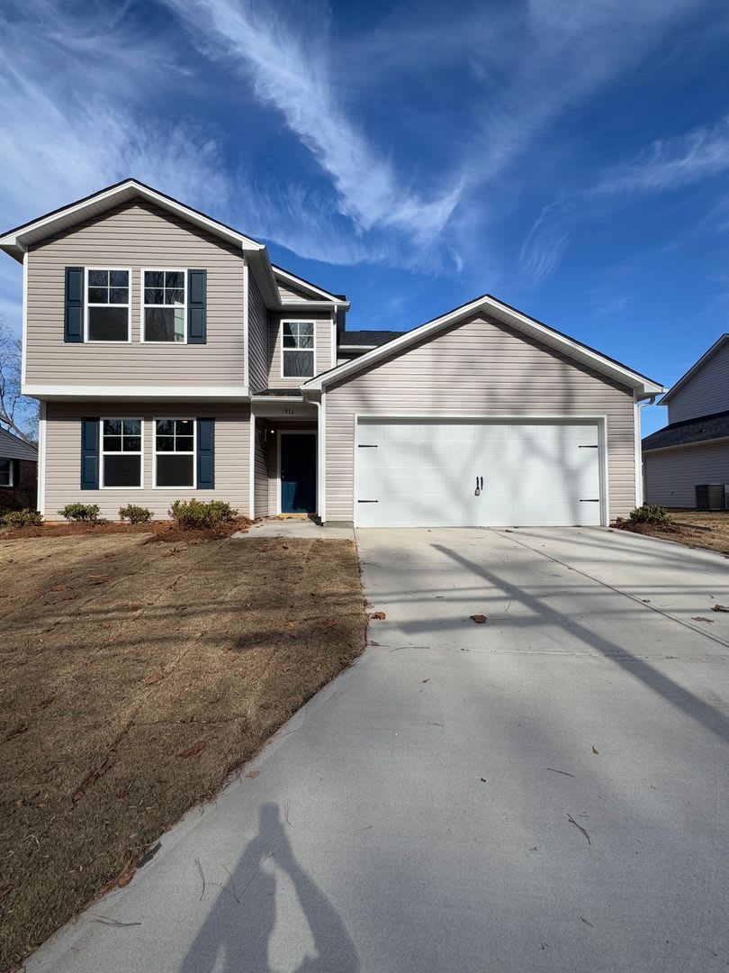 Spacious New Build 5BR House in Shelby